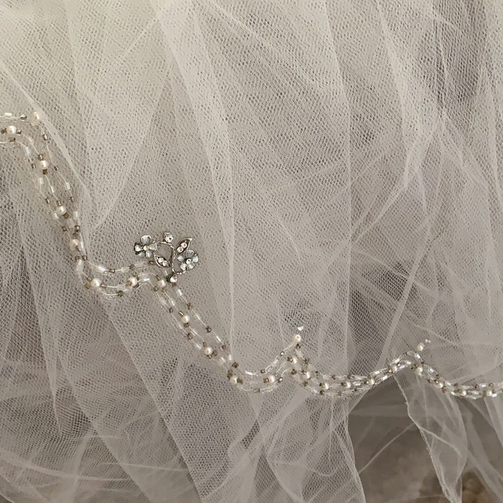 Cathedral Wedding Veil - Picture 7 of 10